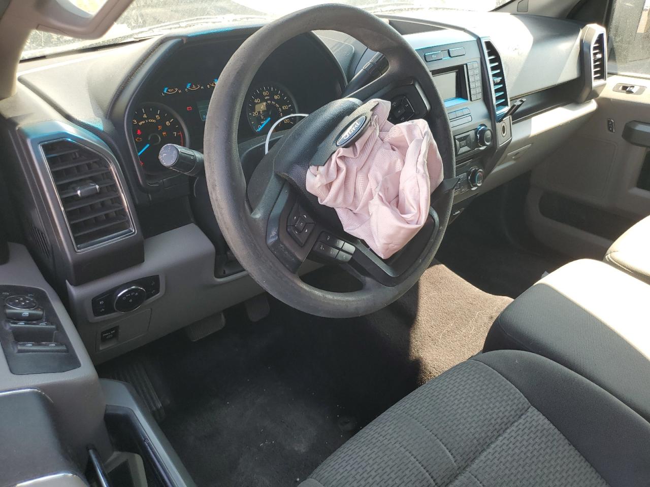 Ford F-150 Supercrew Image 7