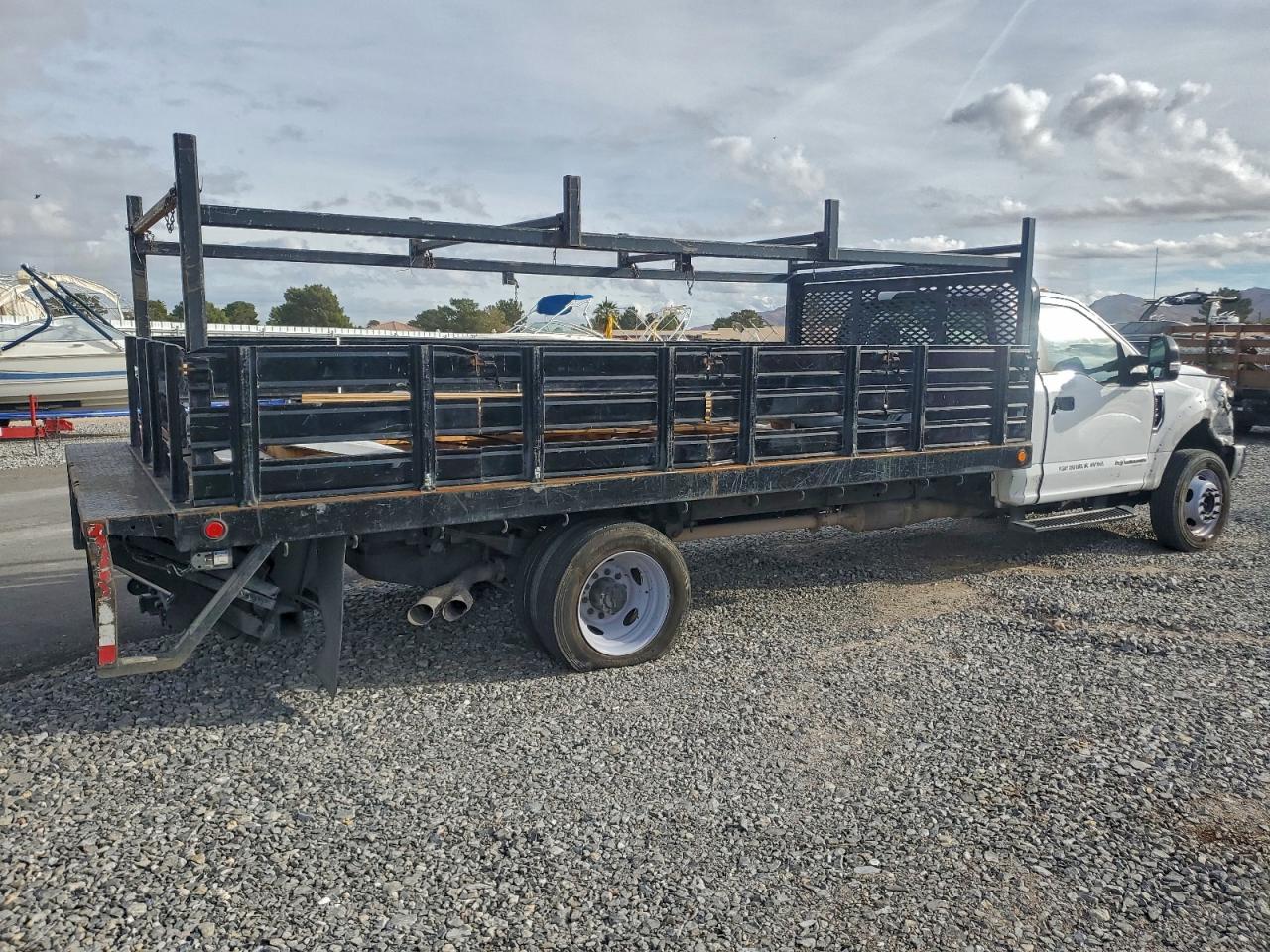 Ford F-550 Super Duty Image 7