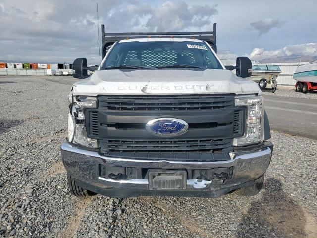Ford F-550 Super Duty Image 12