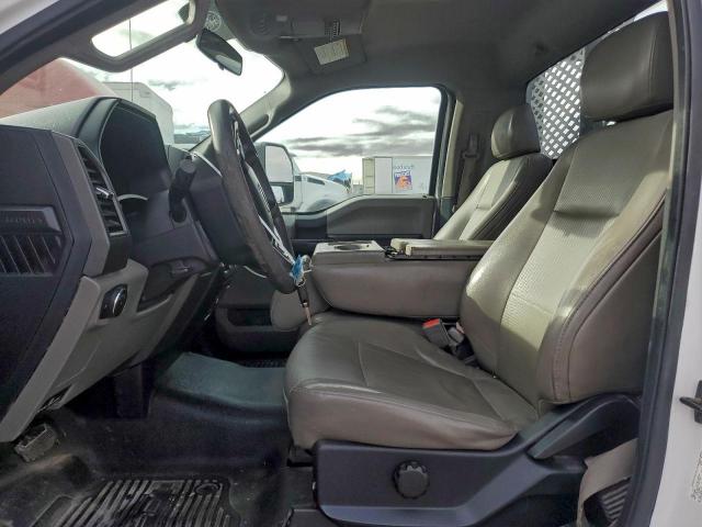 Ford F-550 Super Duty Image 9