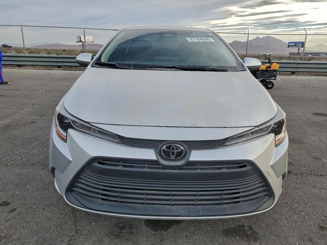 Toyota Corolla Le Image 6