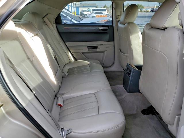 Chrysler 300 Image 4