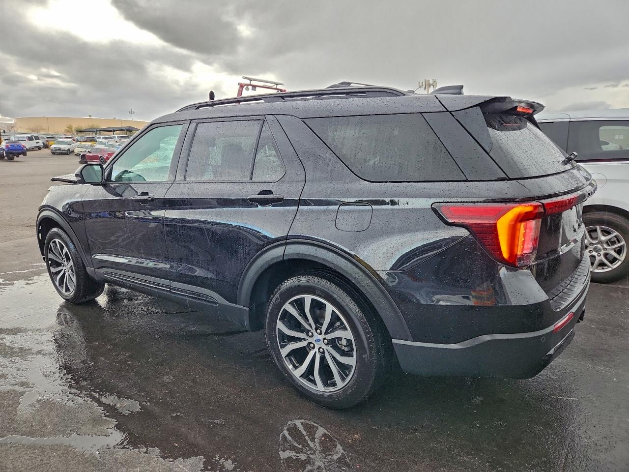 Ford Explorer St-line Image 12