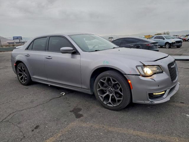Chrysler 300 S Image 2