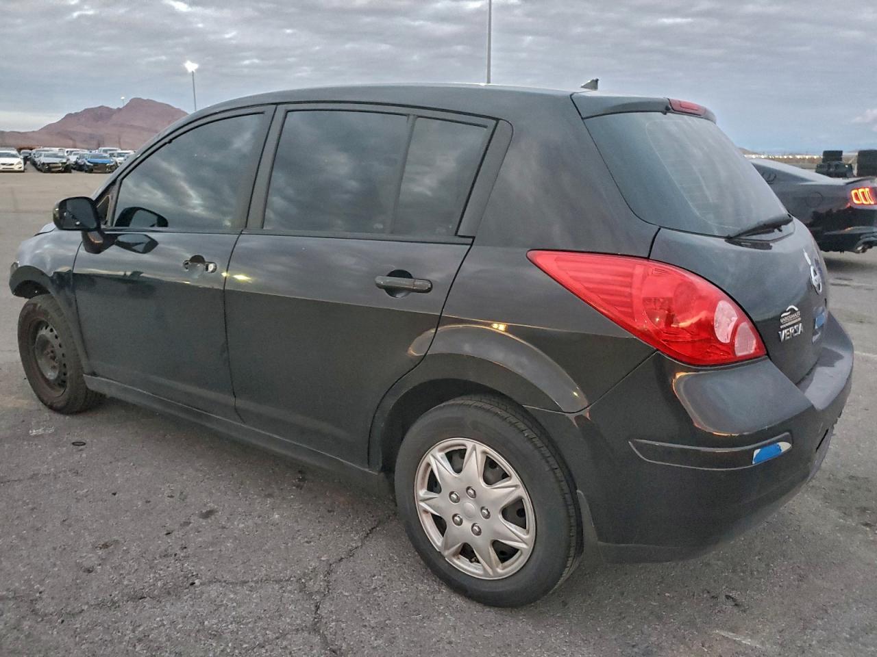 Nissan Versa S Image 4