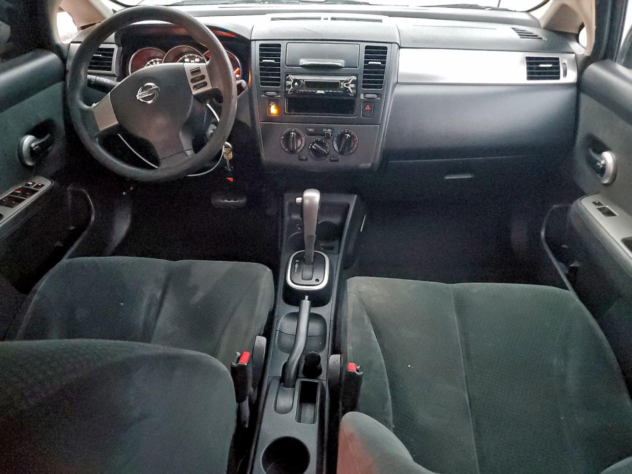 Nissan Versa S Image 7