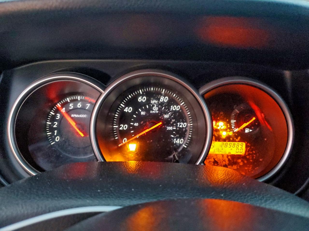 Nissan Versa S Image 10