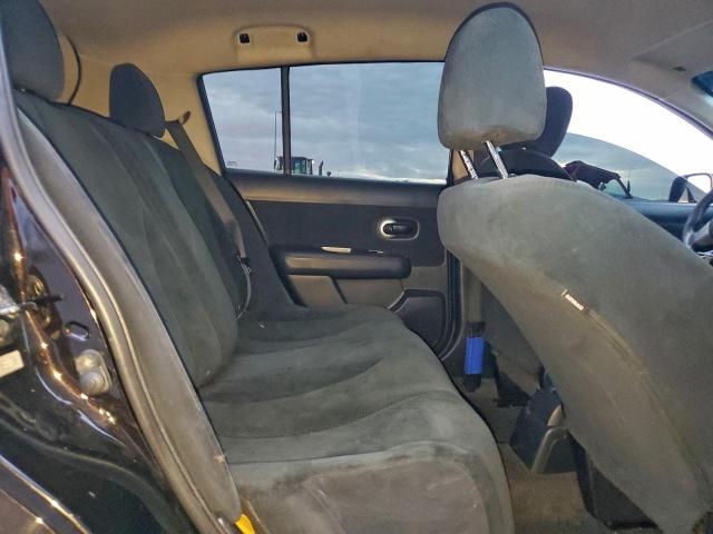 Nissan Versa S Image 8