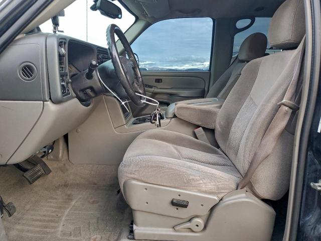 Chevrolet Suburban C1500 Image 4