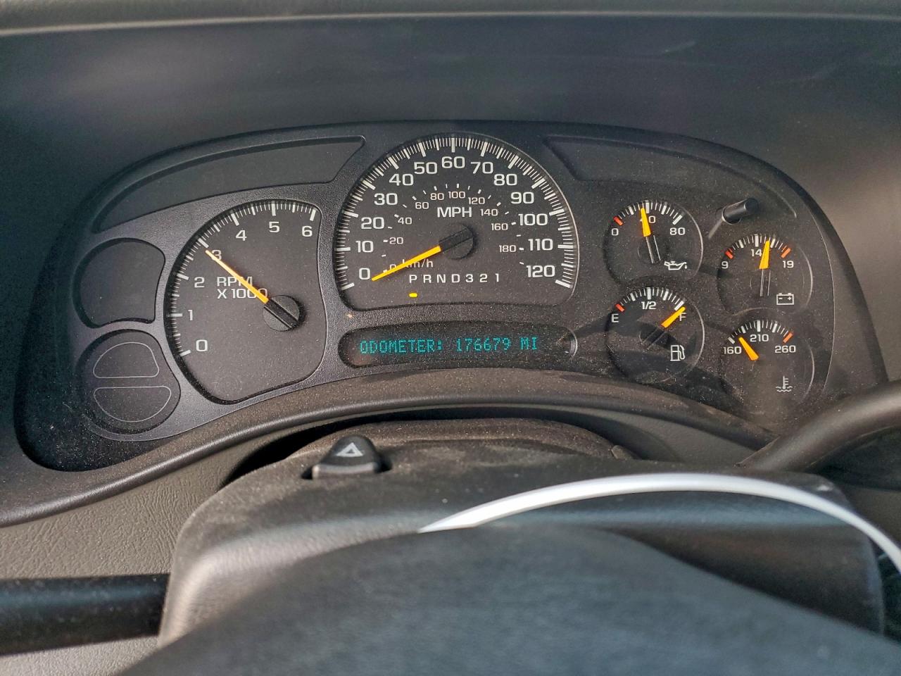 Chevrolet Suburban C1500 Image 6