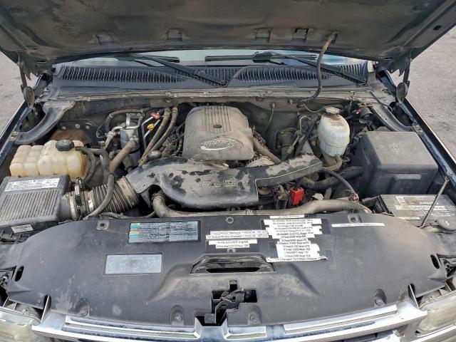 Chevrolet Suburban C1500 Image 9