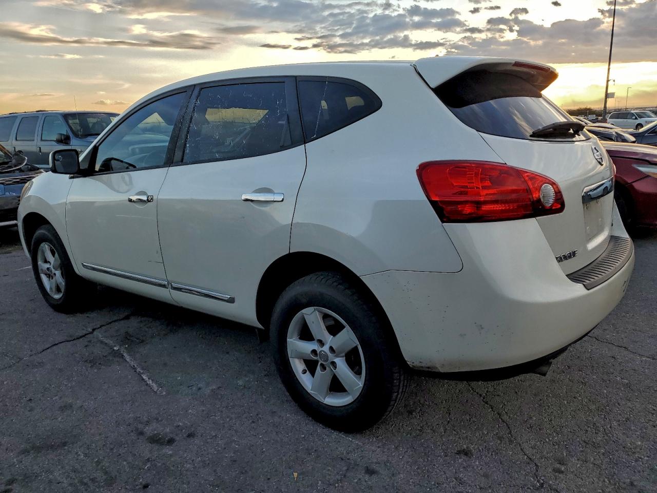 Nissan Rogue S Image 7