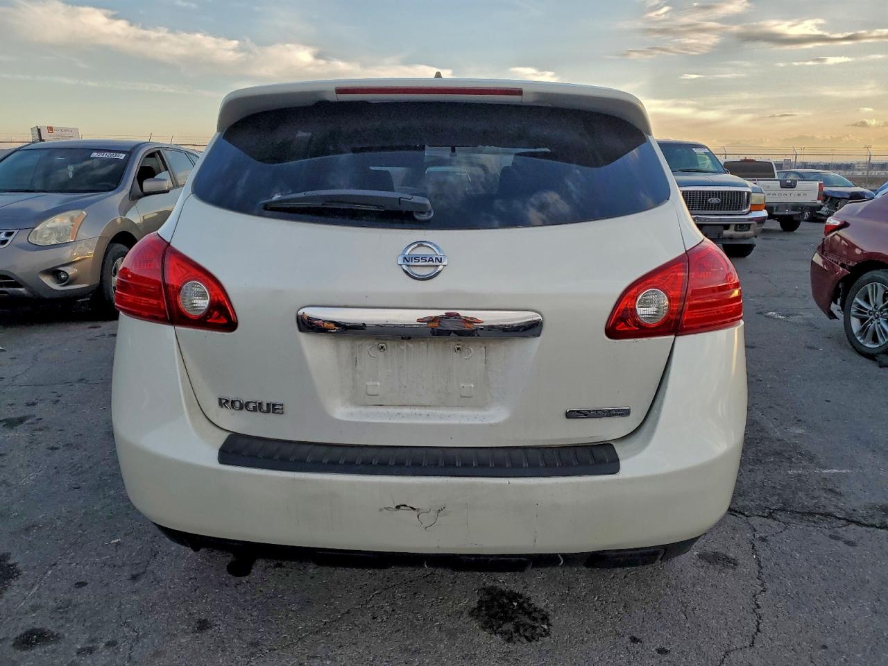 Nissan Rogue S Image 4