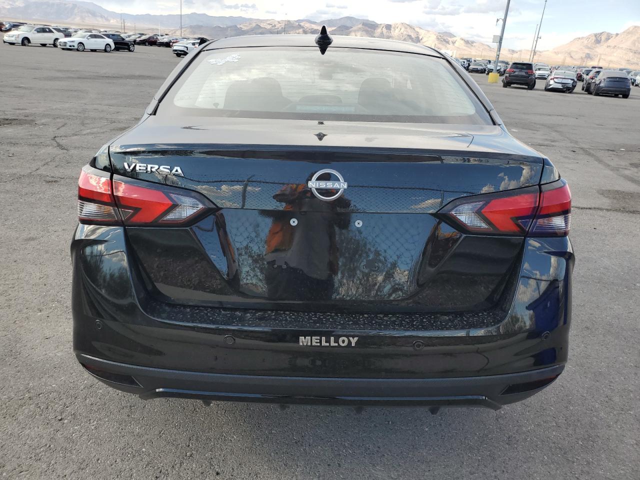 Nissan Versa Sv Image 4