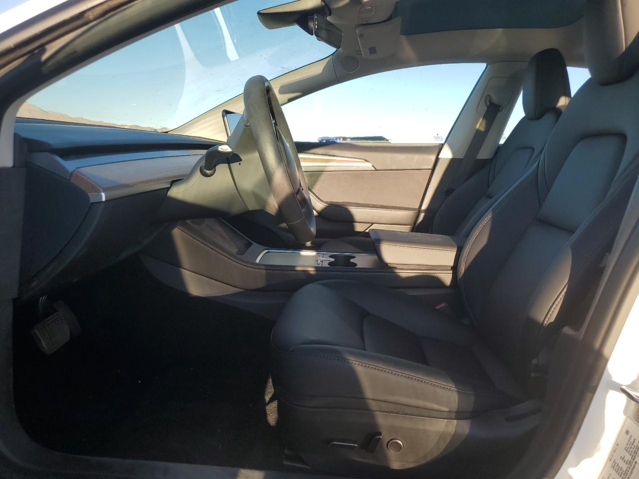 Tesla Model 3 Image 10