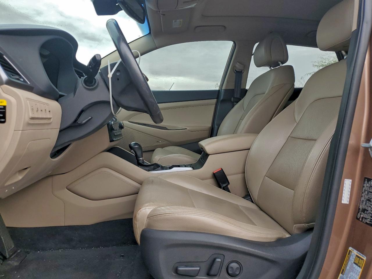 Hyundai TUCSON Limited Image 10