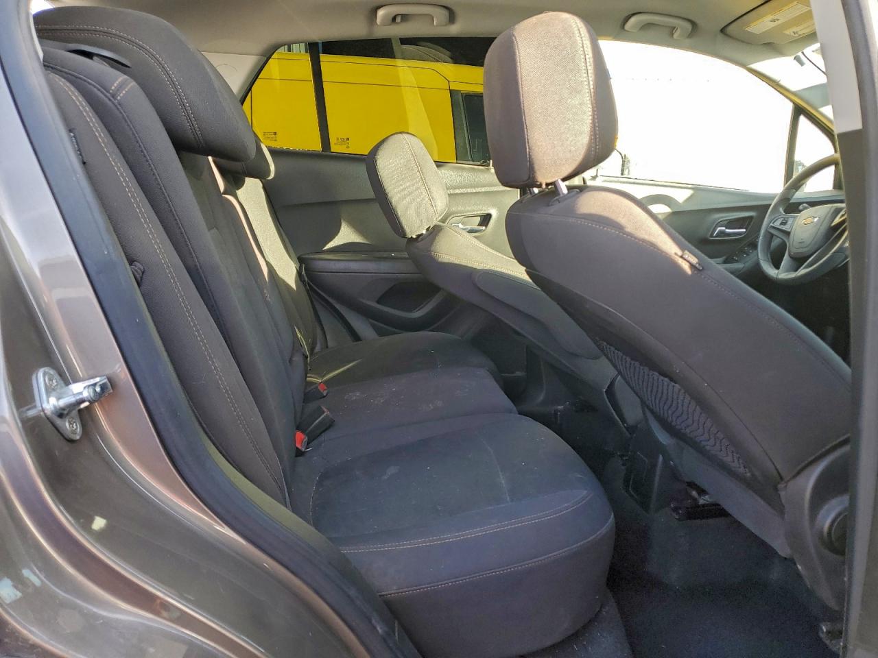 Chevrolet Trax Ls Image 8