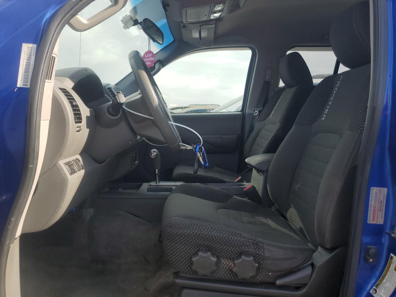 Nissan Frontier S Image 3