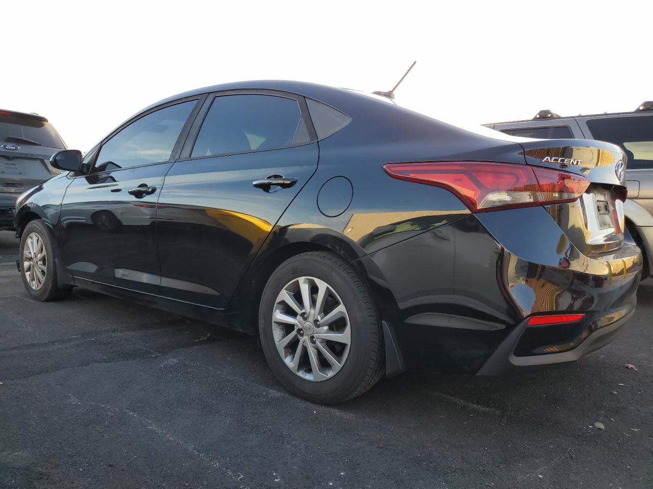 Hyundai ACCENT Se Image 3