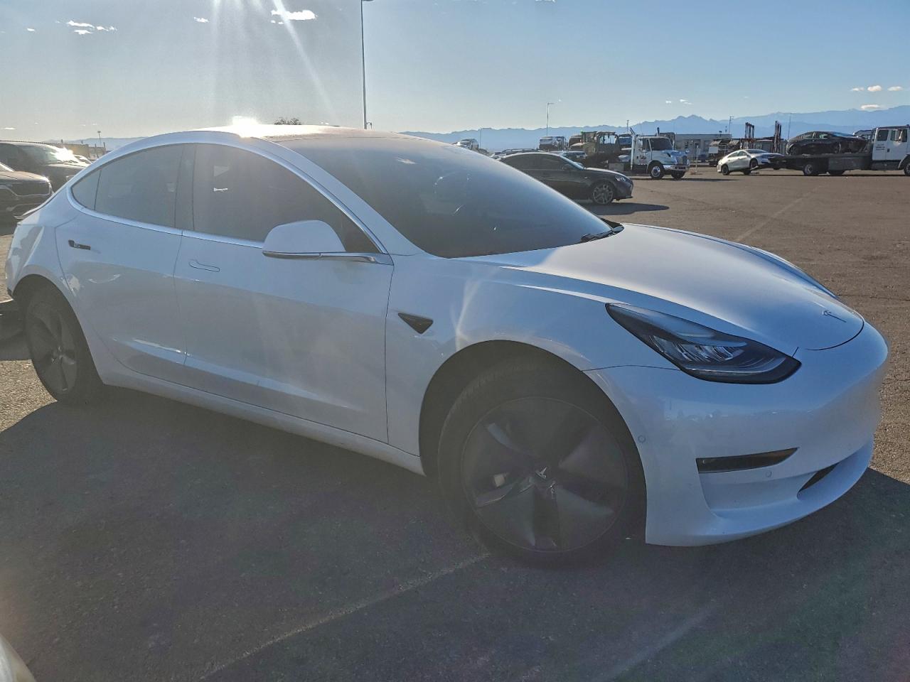 Tesla Model 3 Image 9