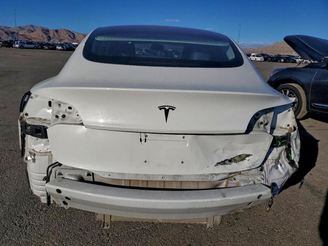 Tesla Model 3 Image 10