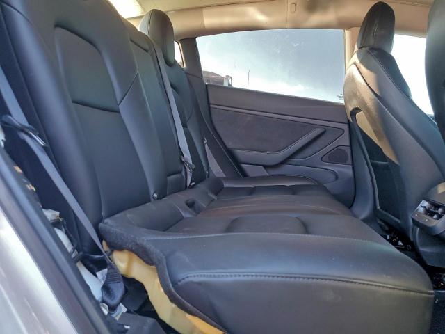 Tesla Model 3 Image 13