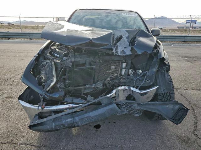 Nissan Frontier Crew Cab Se Image 12