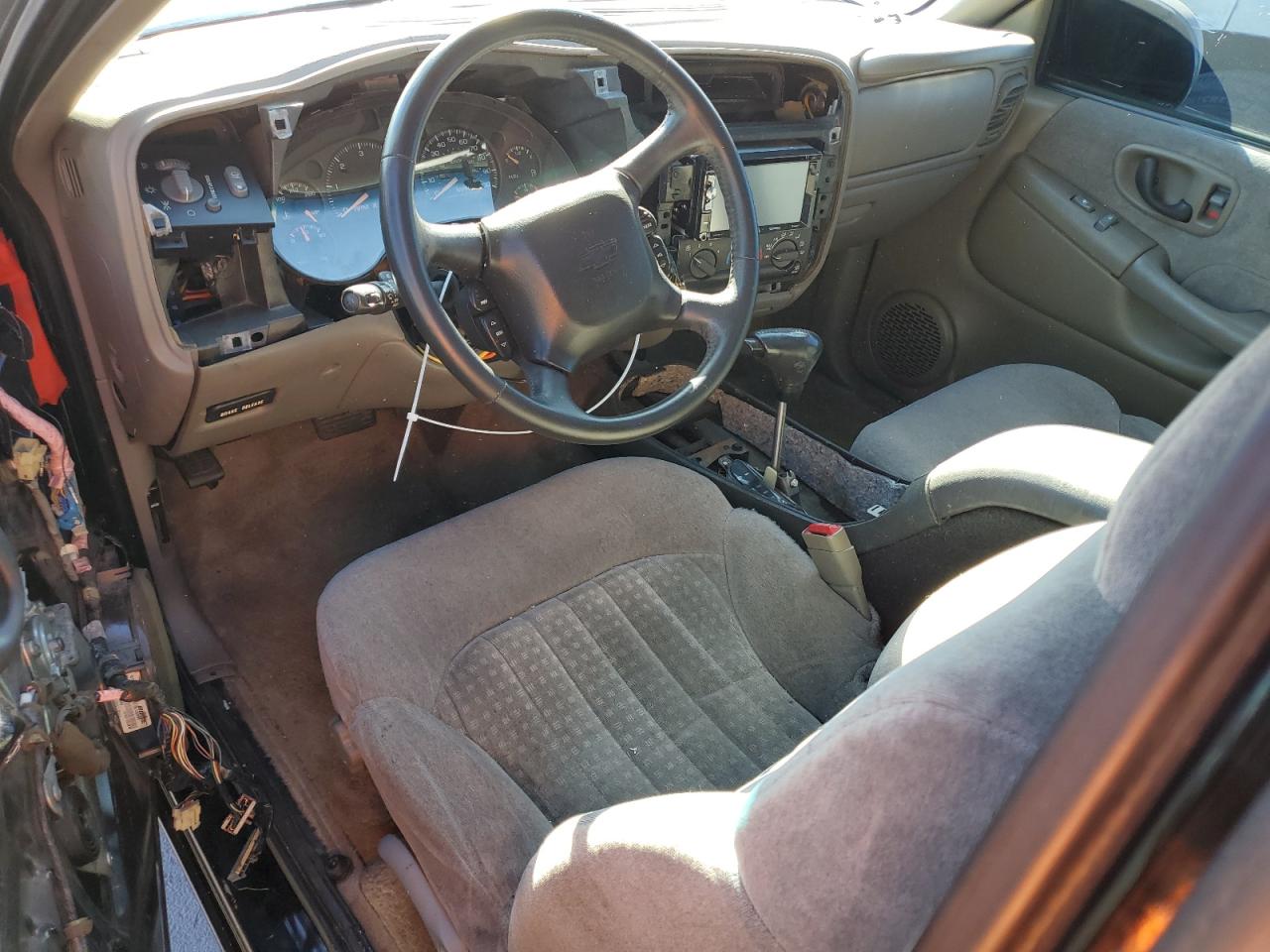 Chevrolet Blazer Image 11