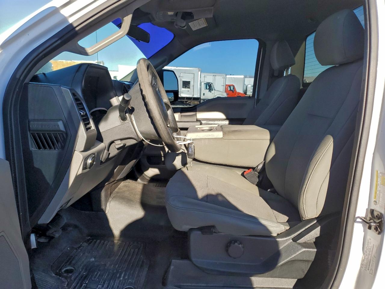 Ford F-350 Super Duty Image 13