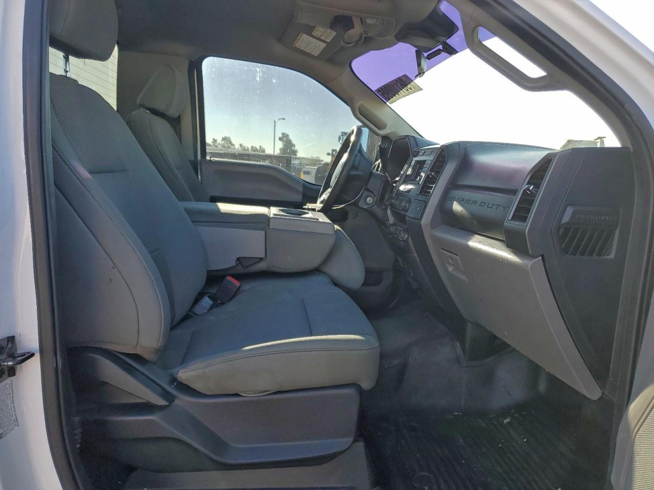 Ford F-350 Super Duty Image 5