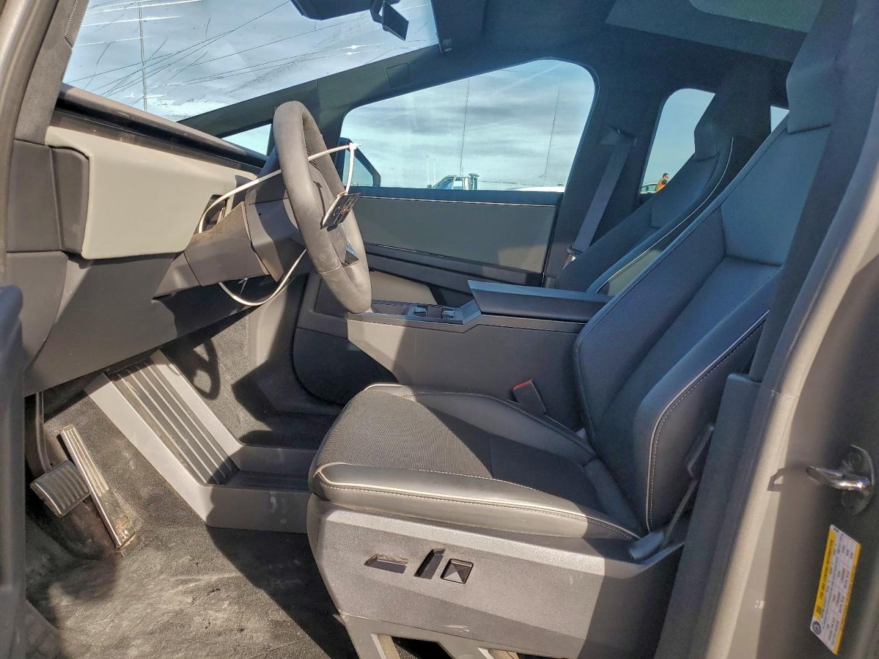 Tesla Cybertruck Image 2