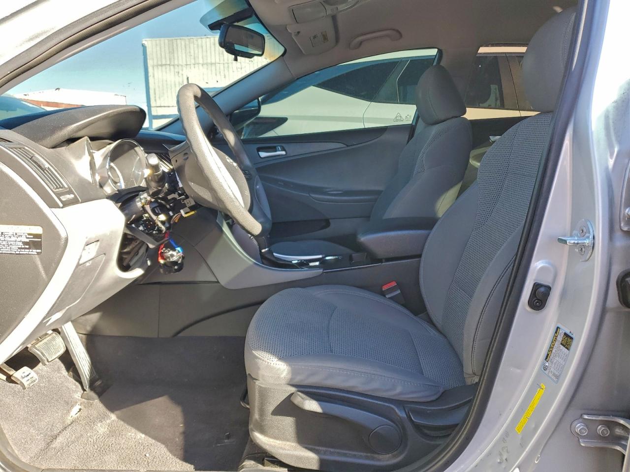 Hyundai SONATA Gls Image 4