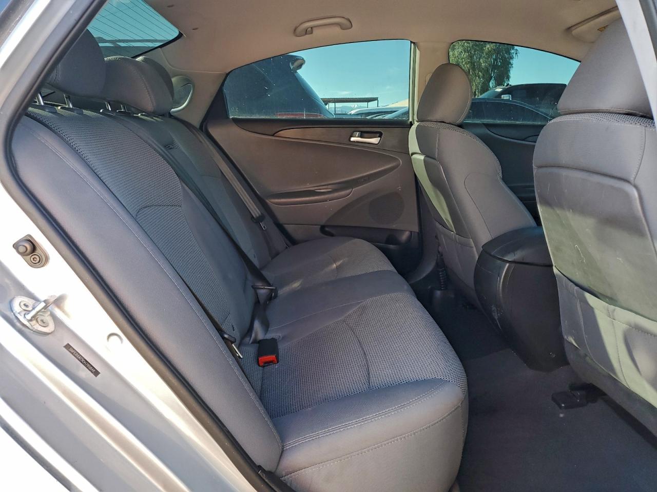 Hyundai SONATA Gls Image 10