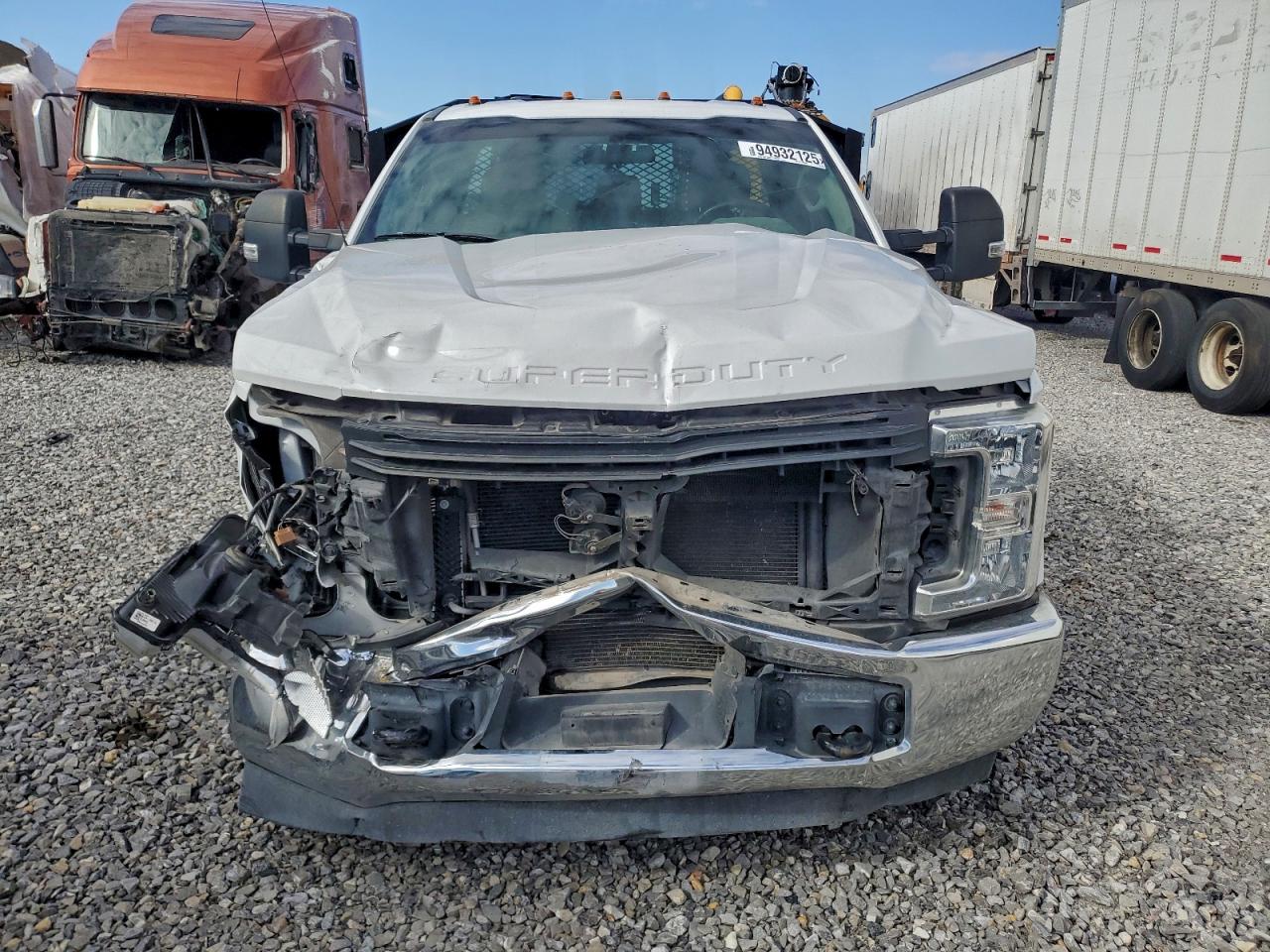 Ford F-350 Super Duty Image 4