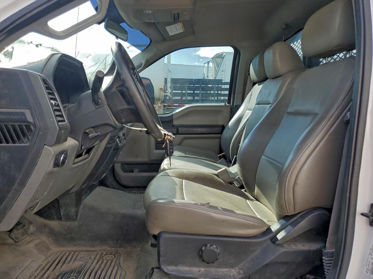 Ford F-350 Super Duty Image 13